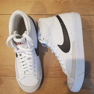 BRAND NEW Nike Blazers mid 77'